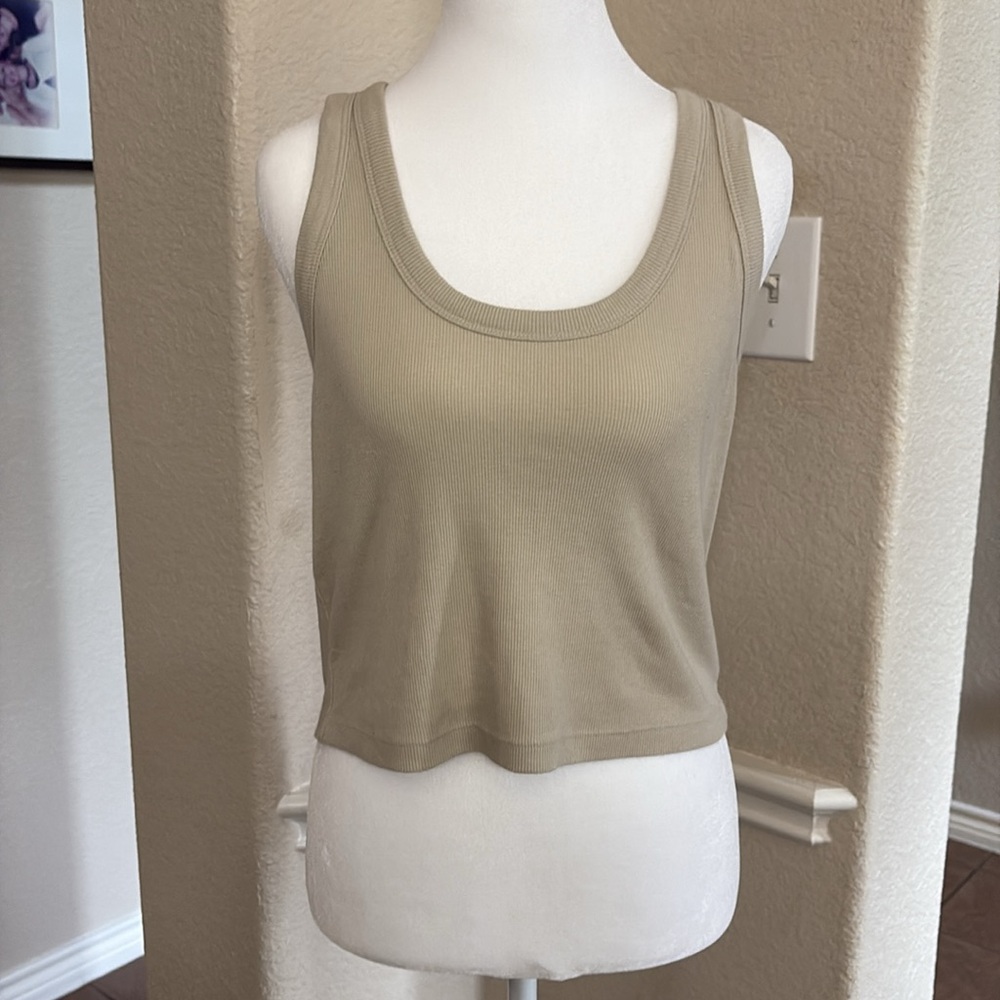 Banana Republic tan cropped tank top size M